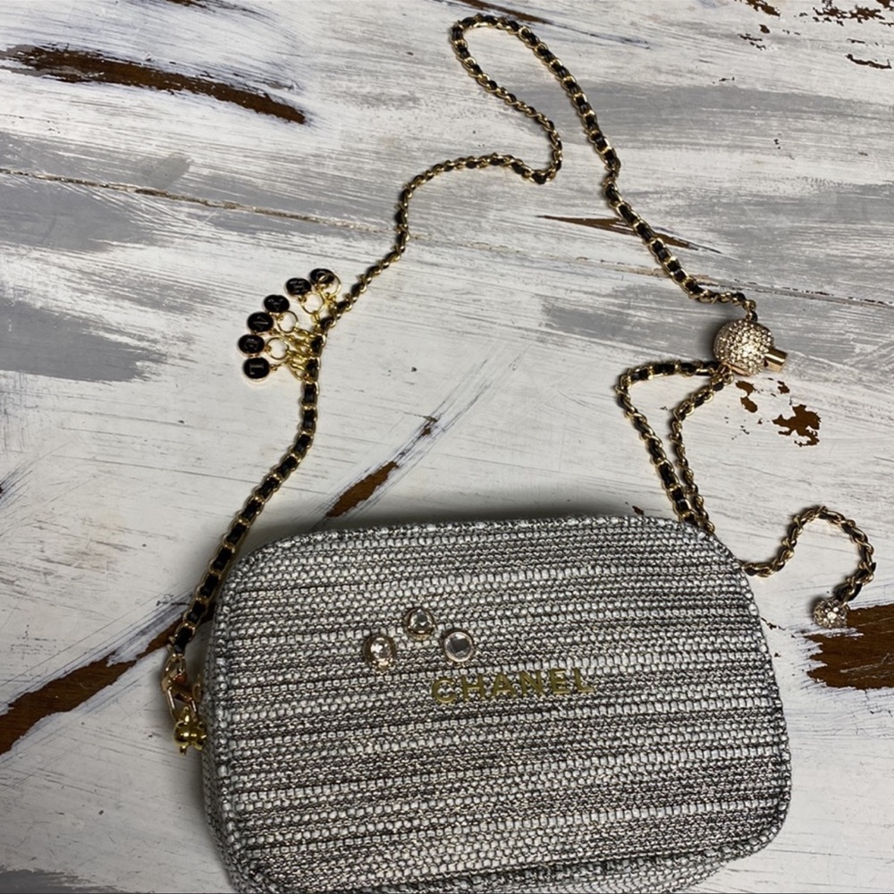Chanel Tweed Pouch with Straps - Holiday Edition - Picture 5 of 10
